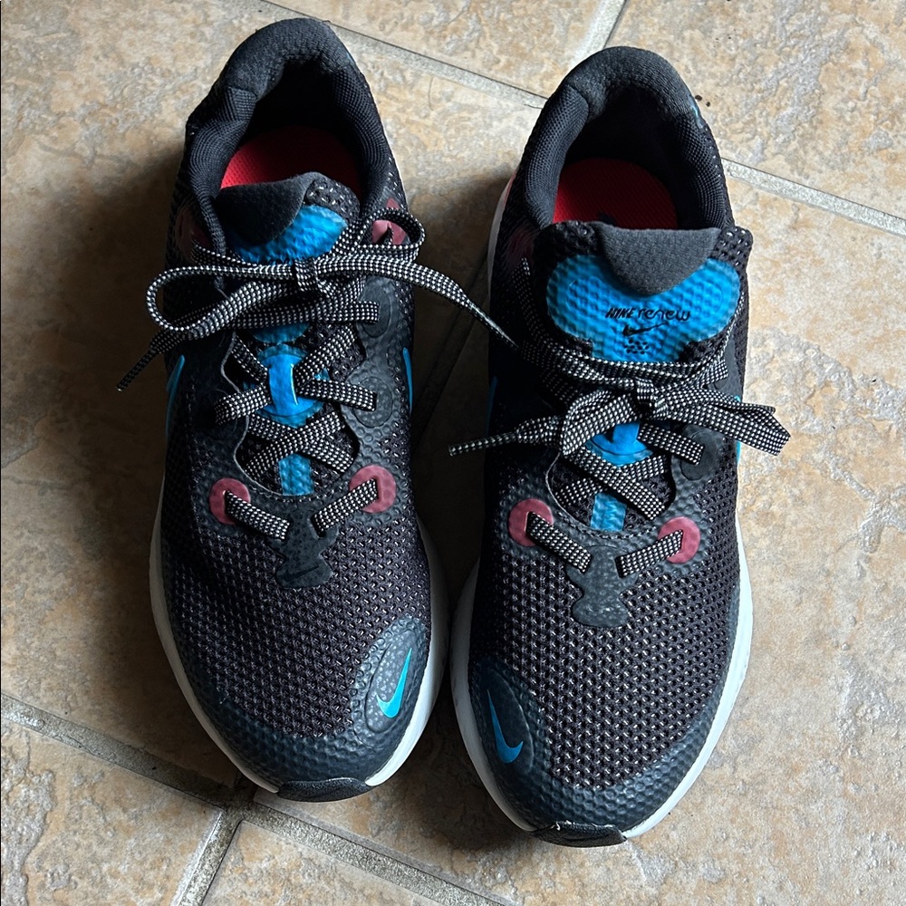 Nike Renew Run 2 Black Bright Crimson White